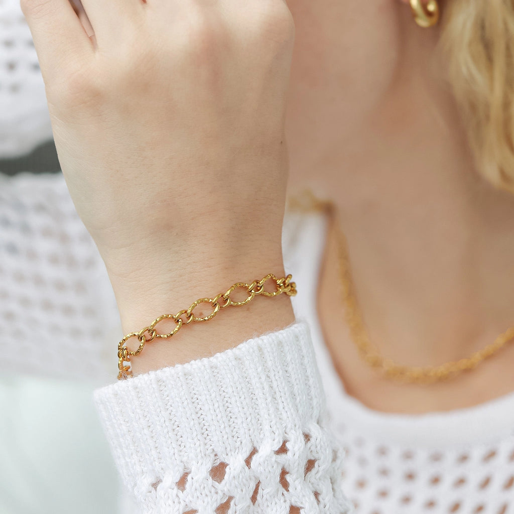 The Hammered Gold Bracelet