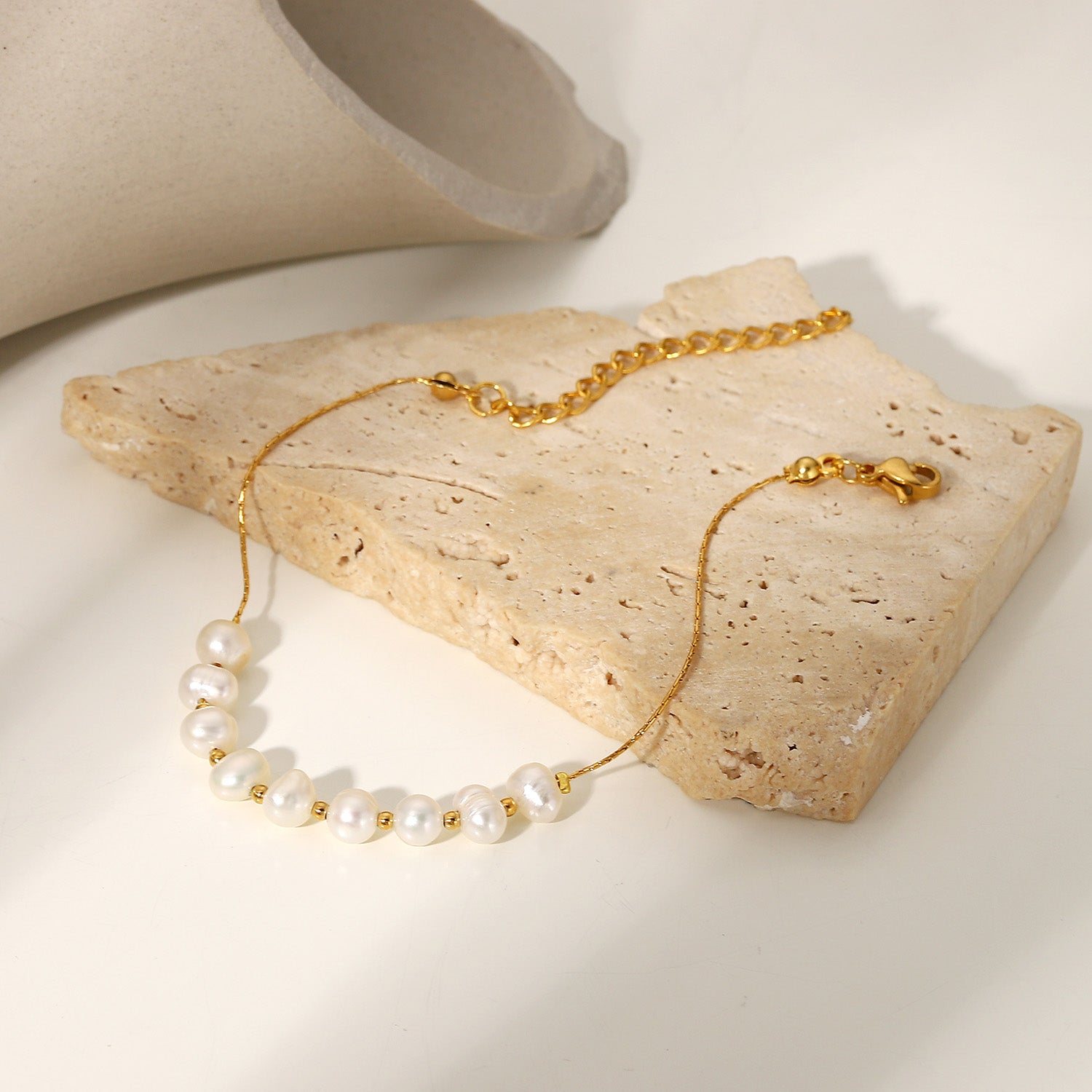 The Dainty Pearl Bracelet